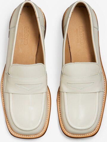 LLOYD Classic Flats in White