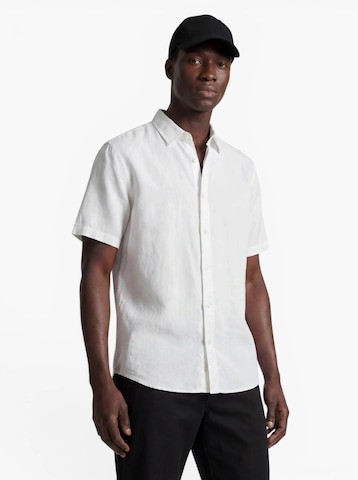 Coupe regular Chemise 'SLHSUN' SELECTED en blanc : devant