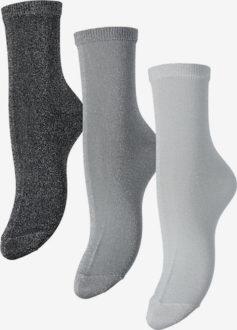 Chaussettes 'PCSHIRLEY' PIECES en gris : devant