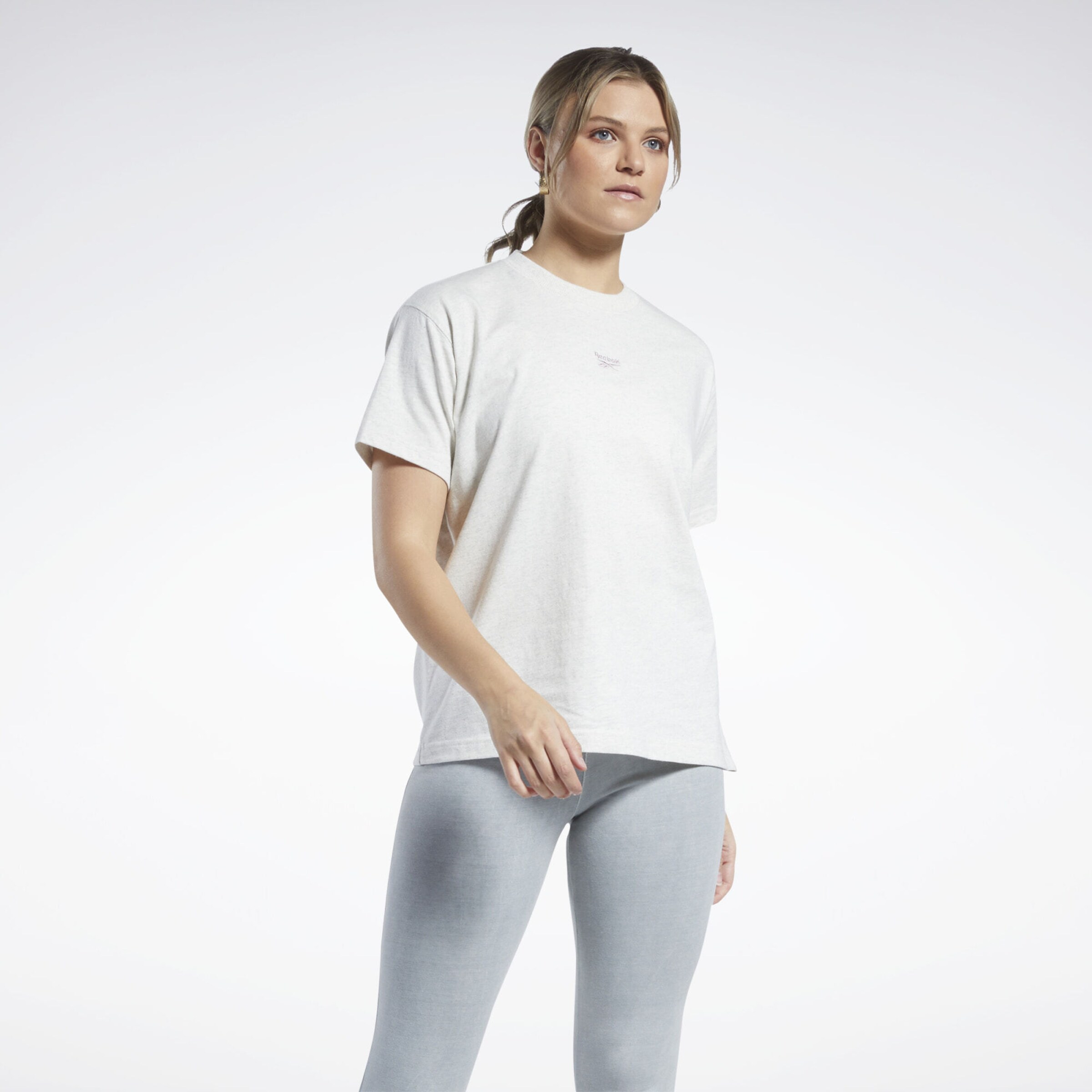 Frauen Shirts & Tops Reebok Classics T-Shirt in Weiß - DE98610 Frauen Shirts & Tops Reebok Classics T-Shirt in Weiß - DE98610