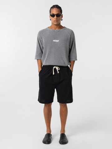 Largi Pantaloni de la Dandalo pe negru