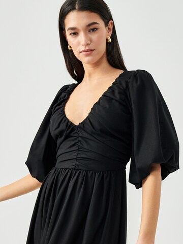 St MRLO Kleid in Schwarz