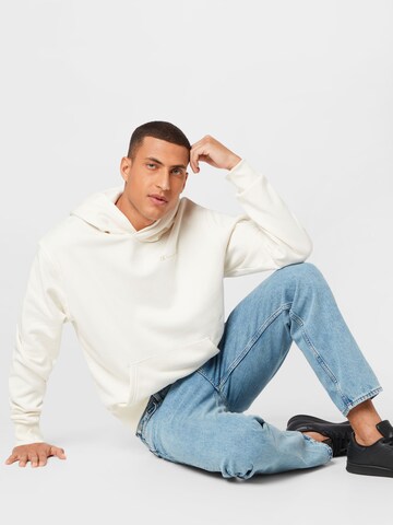 Champion Authentic Athletic Apparel Sweatshirt in Weiß