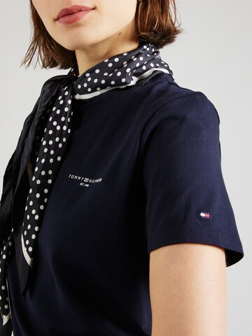 Maglietta '1985' di TOMMY HILFIGER in blu