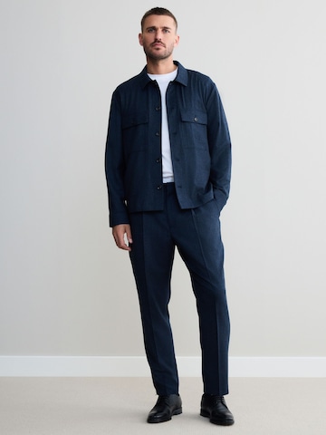 regular Pantaloni con piega frontale di Next in blu: frontale