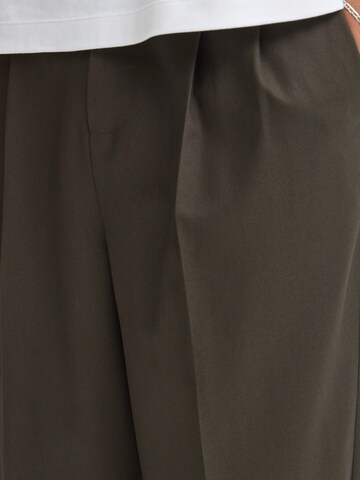 Casual Friday Loose fit Pleat-Front Pants 'CFGrant' in Beige