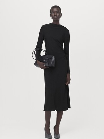 MANGO Šaty 'TIMOTHEE' - Čierna: predná strana