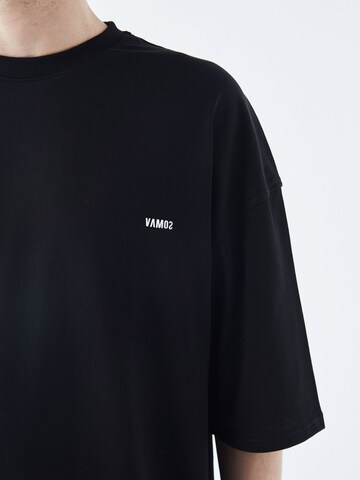 Tricou 'Hurst' de la VAMOS CLO pe negru
