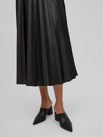 Vila Tall Skirt in Black