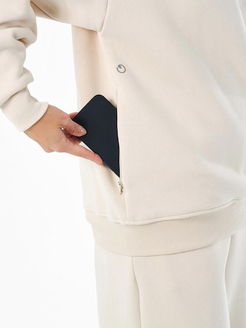 Organication Sweatshirt in White