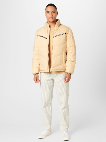 Tommy Jeans - Chaqueta de invierno en beige