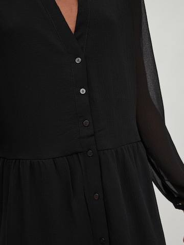 VILA Košilové šaty – černá