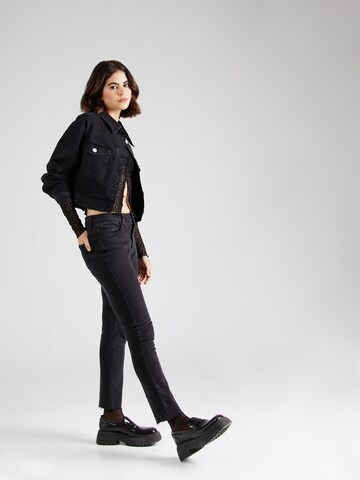Daahls by Emma Roberts exclusively for ABOUT YOU Демисезонная куртка 'Hanna' в Черный