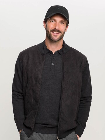 bugatti Cap in Schwarz: Vorderseite