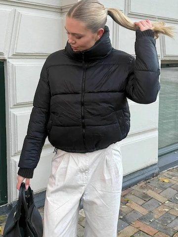 TEESHOPPEN Vinterjakke ' Short Puffer ' i sort