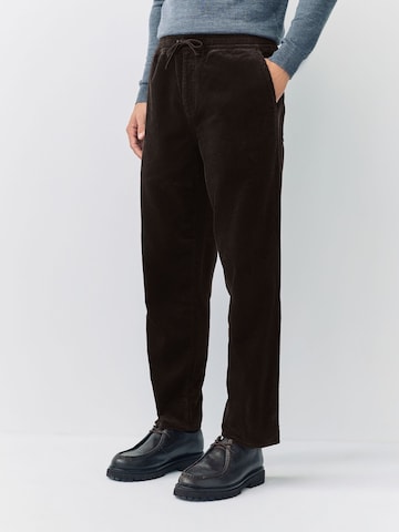 Next Regular Broek in Bruin: voorkant