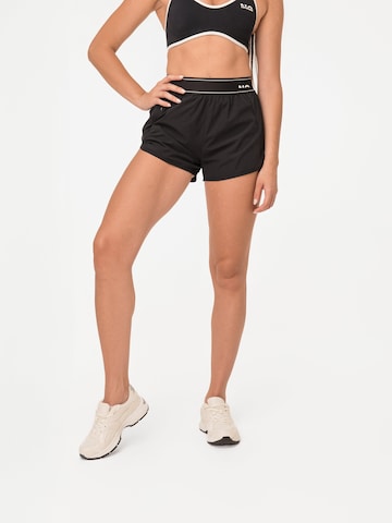 neverover Regular Sporthose 'NOVO'‌‌‌‌‌‌‌ in Schwarz