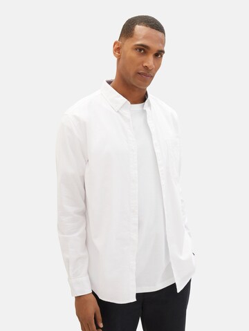 Coupe regular Chemise TOM TAILOR en blanc