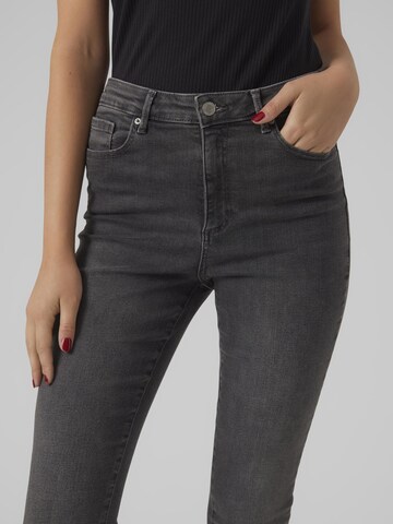 VERO MODA Skinny Farkut 'Sophia' värissä harmaa