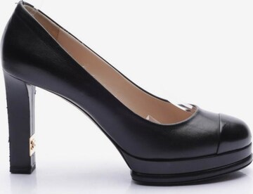 CHANEL High Heels & Pumps in 39 in Black: front