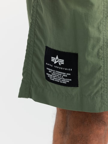 ALPHA INDUSTRIES Normalny krój Chinosy w kolorze zielony