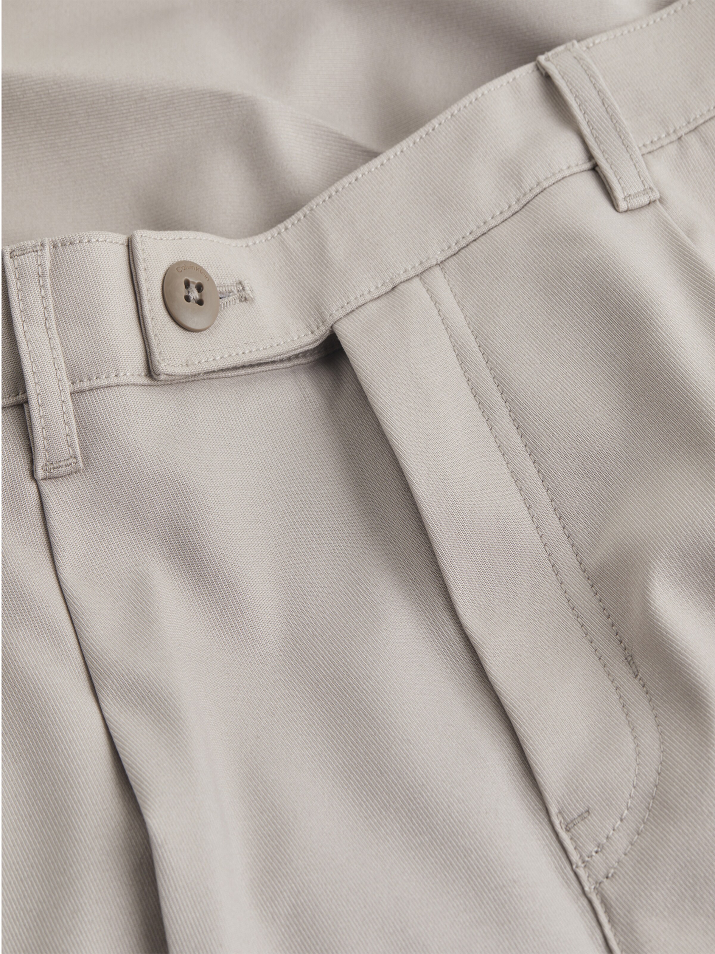 Loosefit Pantalon à plis Calvin Klein Jeans en gris