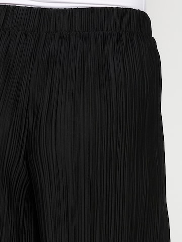 KOROSHI - Pierna ancha Pantalón en negro
