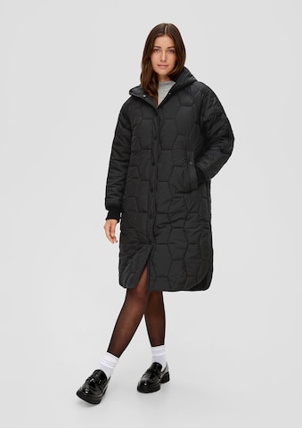 QS Between-seasons coat in Black: front