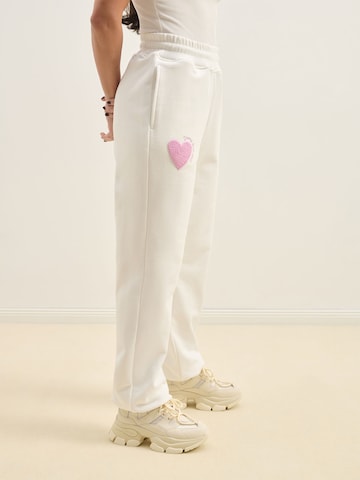 Sálea Tapered Παντελόνι σε λευκό