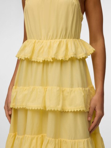 VERO MODA - Vestido 'VMDOLORES' en amarillo