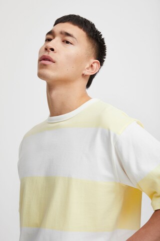 Maglietta di Casual Friday in giallo