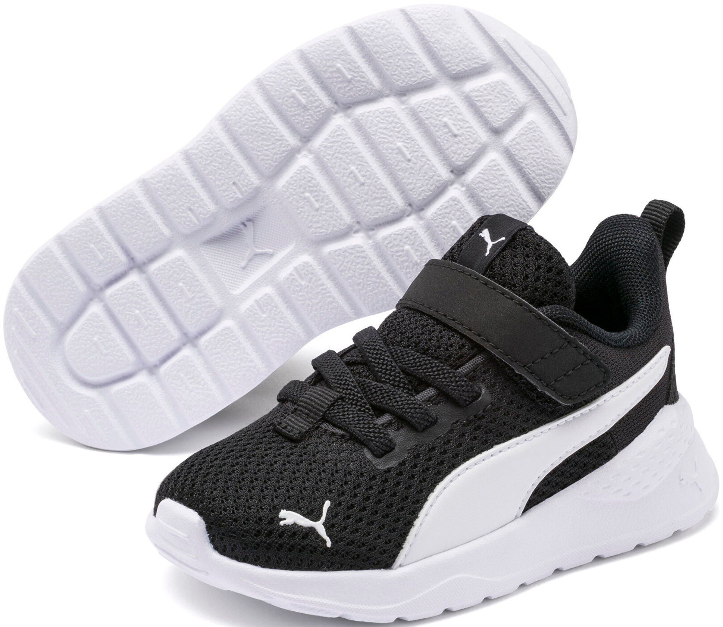 Sneaker 'Anzarun Lite' di PUMA in nero
