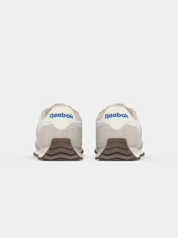 Baskets basses 'CLASSIC AZ' Reebok en blanc