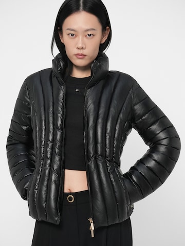 ARMANI EXCHANGE Φθινοπωρινό και ανοιξιάτικο μπουφάν σε μαύρο