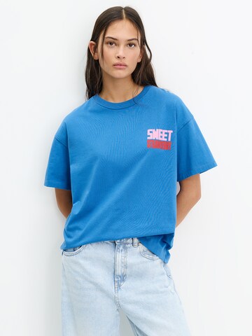 Pull&Bear Tričko 'POSTER FRESA' – modrá