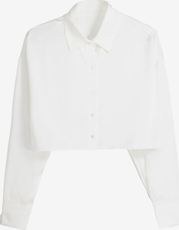 Bershka Blouse in White: front