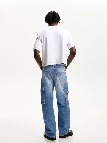 Bershka Loosefit Cargojeans i blå