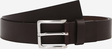 Calvin Klein - Cinturón 'VAULT' en marrón: frente
