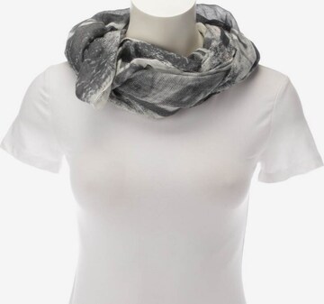 Alexander McQueen Scarf & Wrap in One size in Mixed colors: front