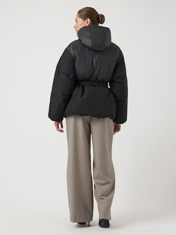 YAS Winter Jacket 'YASally' in Black