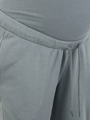 Pieces Maternity Tapered Byxa 'CHILLI' i grå