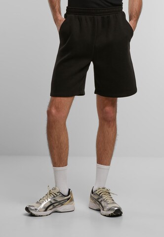Urban Classics Regular Shorts in Schwarz