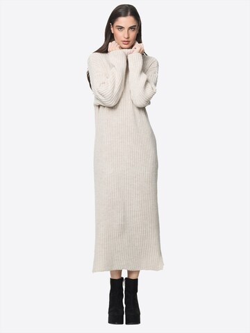 Elara Kleid in Beige