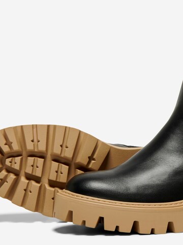 Boots chelsea 'ONLBETTY-7' di ONLY in nero