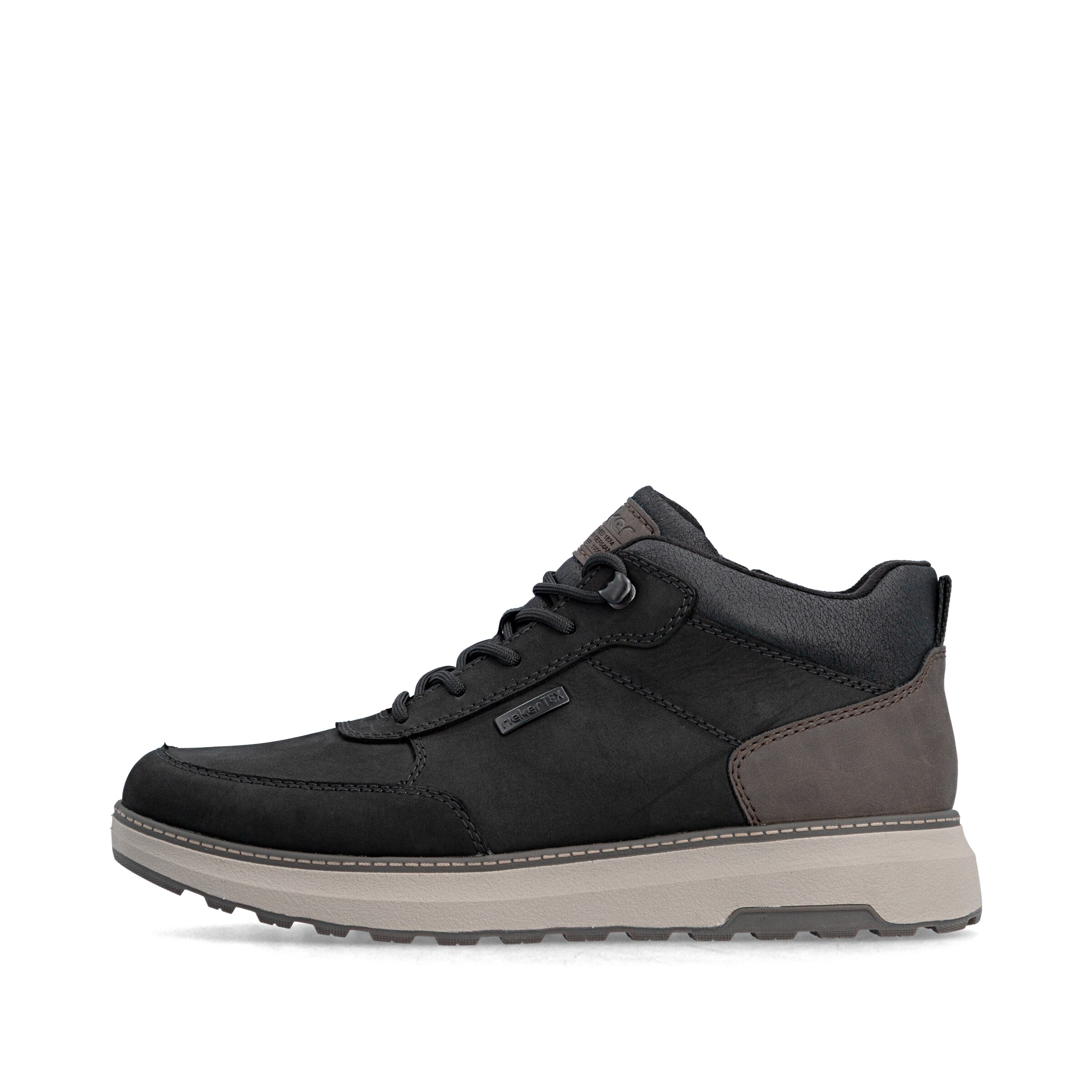 Chaussure à lacets Rieker en noir