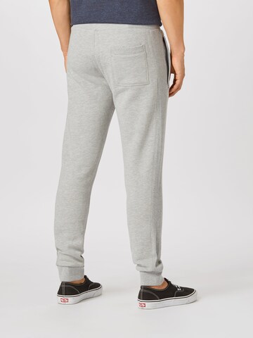 Superdry Tapered Sweathose in Grau