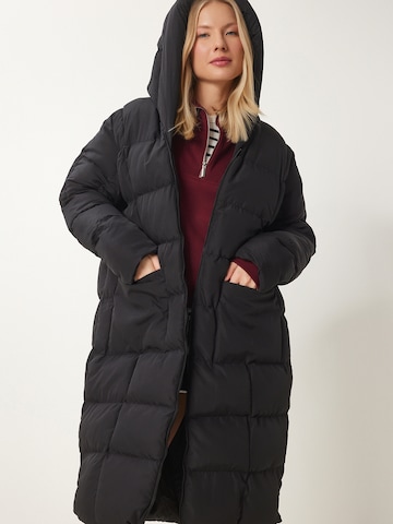 Cappotto invernale di Happiness İstanbul in nero