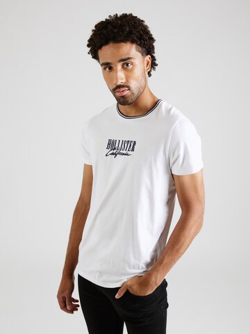 T-Shirt 'VARSITY MAR' HOLLISTER en blanc : devant