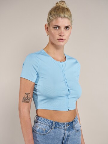 Maglietta 'Ina' di ABOUT YOU x Laura Giurcanu in blu: frontale