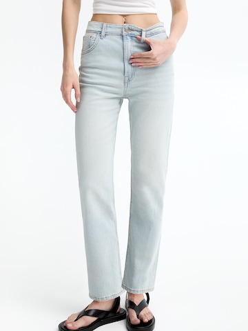 Pull&Bear Regular Jeans in Blauw: voorkant